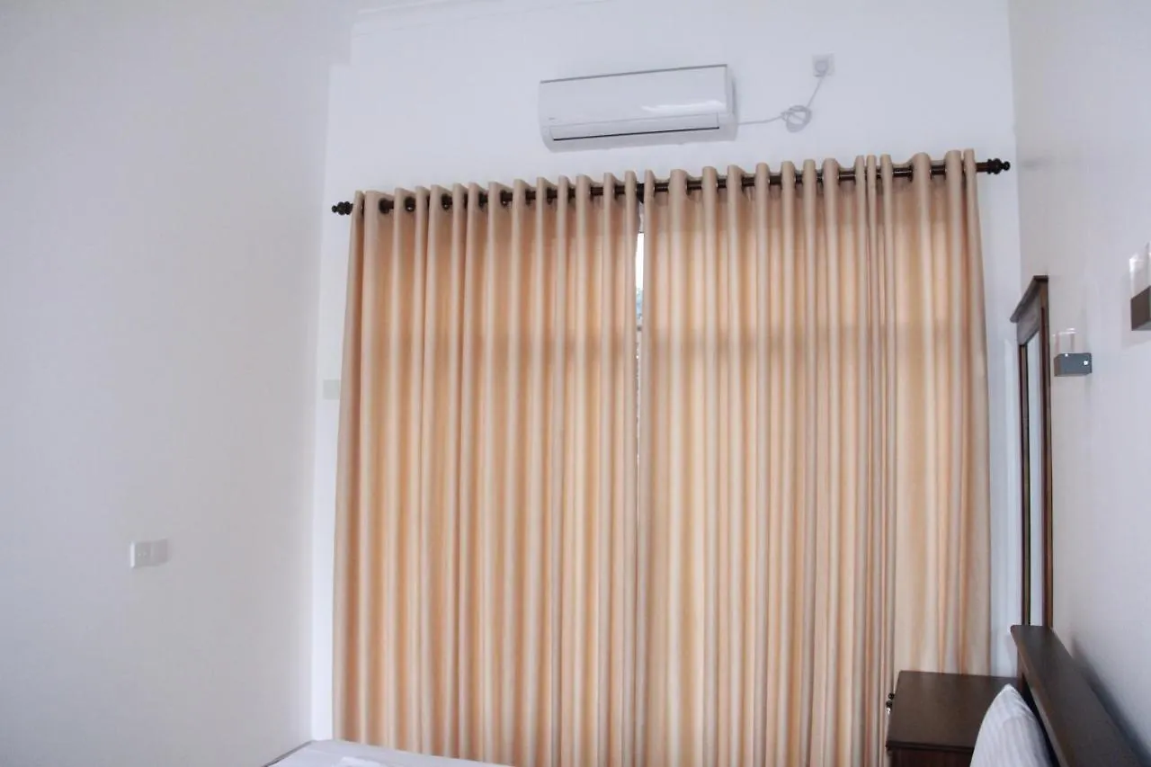 White Sands Hotel Negombo