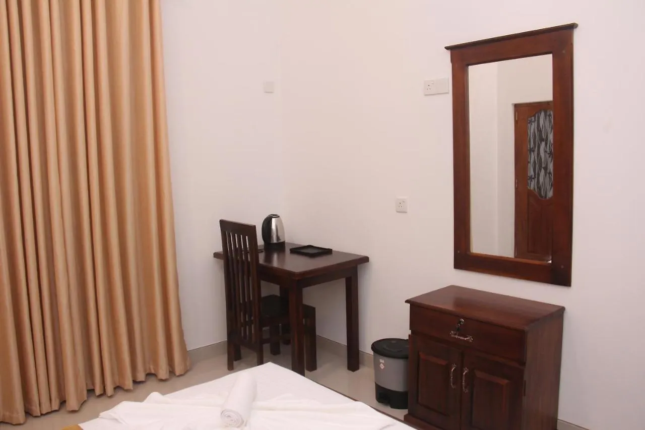 White Sands Hotel Negombo 0*,  Srí Lanka